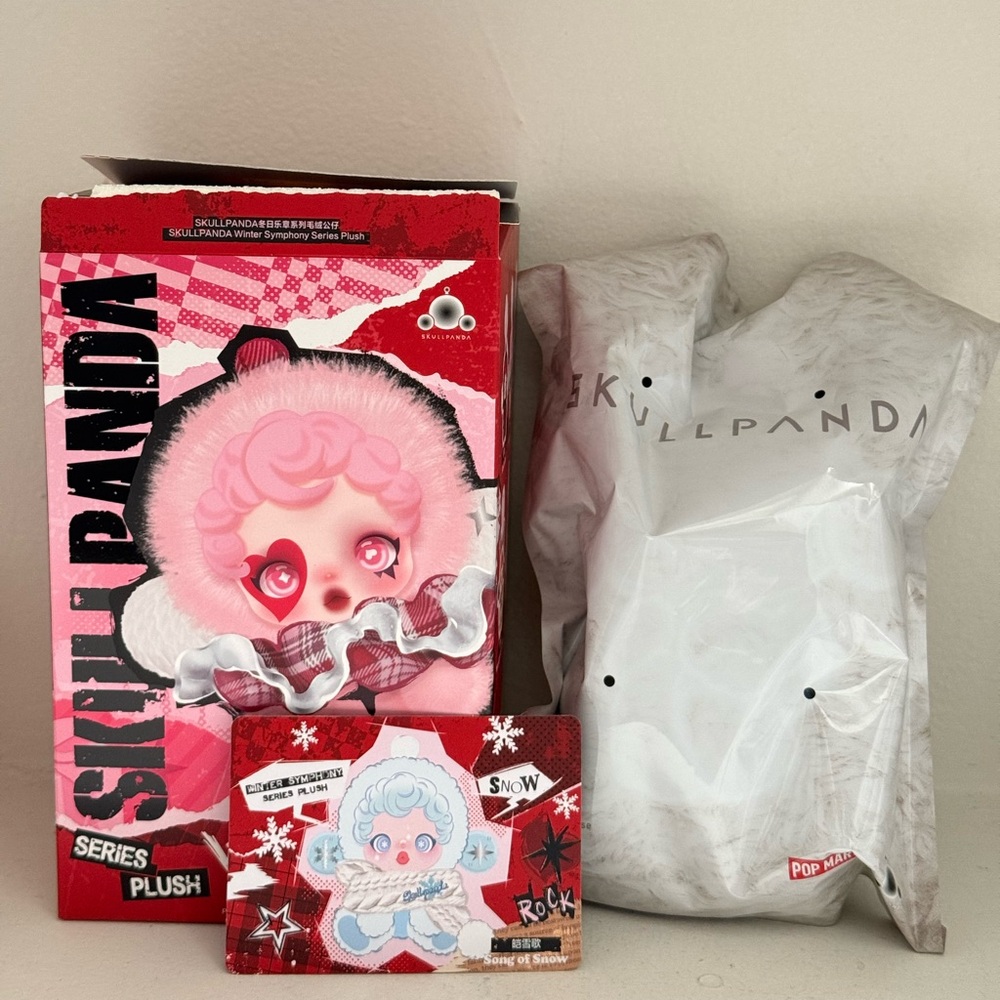 Pop Mart SKULLPANDA Winter Symphony Plush Pendant Series - Song of Snow